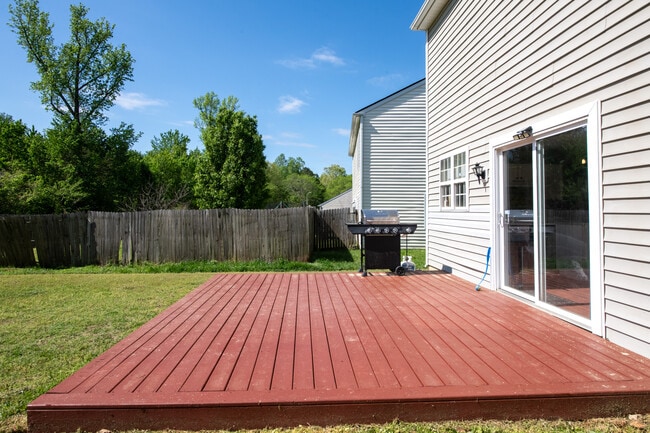 Building Photo - 2924 Tuckland Dr