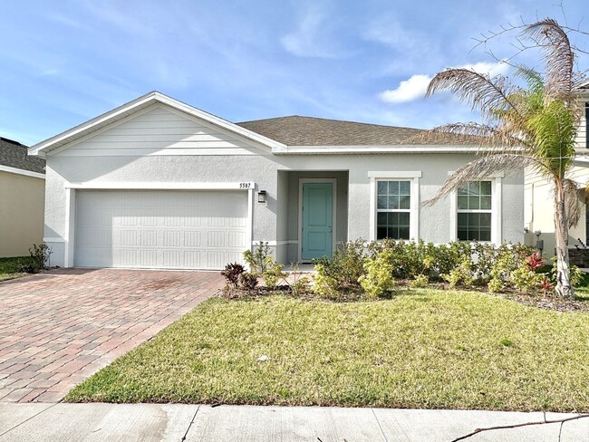 Primary Photo - This amazing 4 bedroom, 2 bathroom single ...