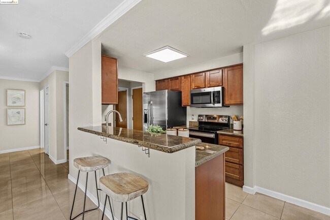 Building Photo - 66 Fairmount Ave