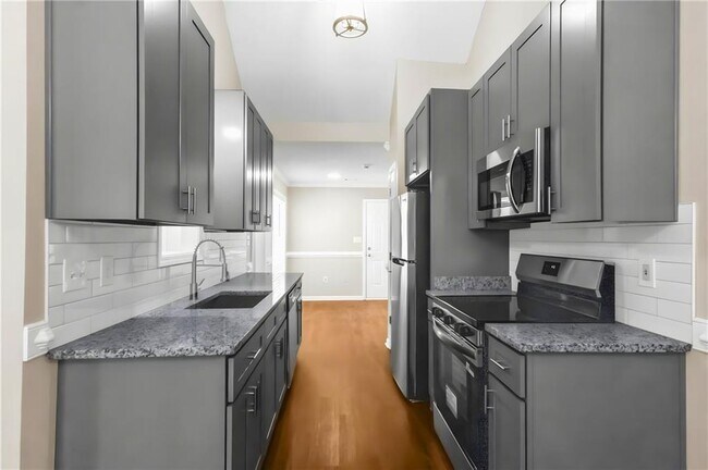 Building Photo - 125 York Ln