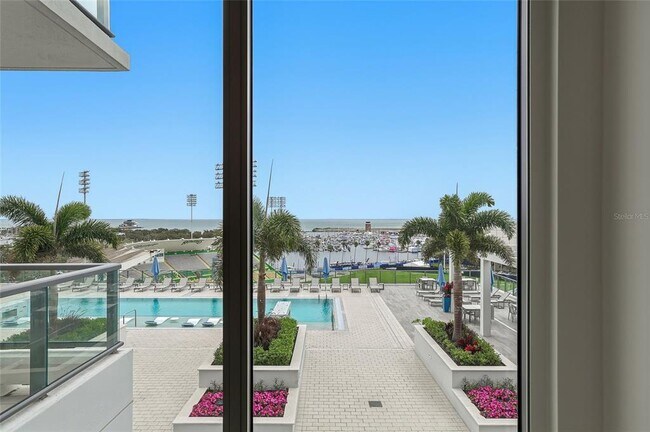 Building Photo - 301 1st St S