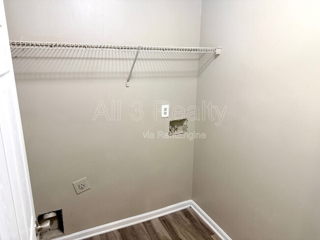 Building Photo - 1691 Redan W