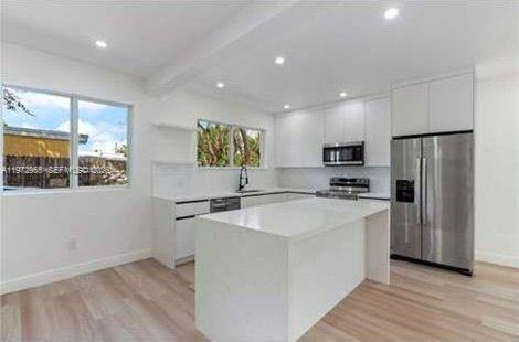 Building Photo - 5701 SW 41st St