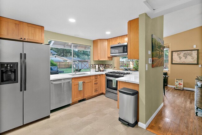 Building Photo - Lakeside Living in Lacey's Lake Forest Nei...
