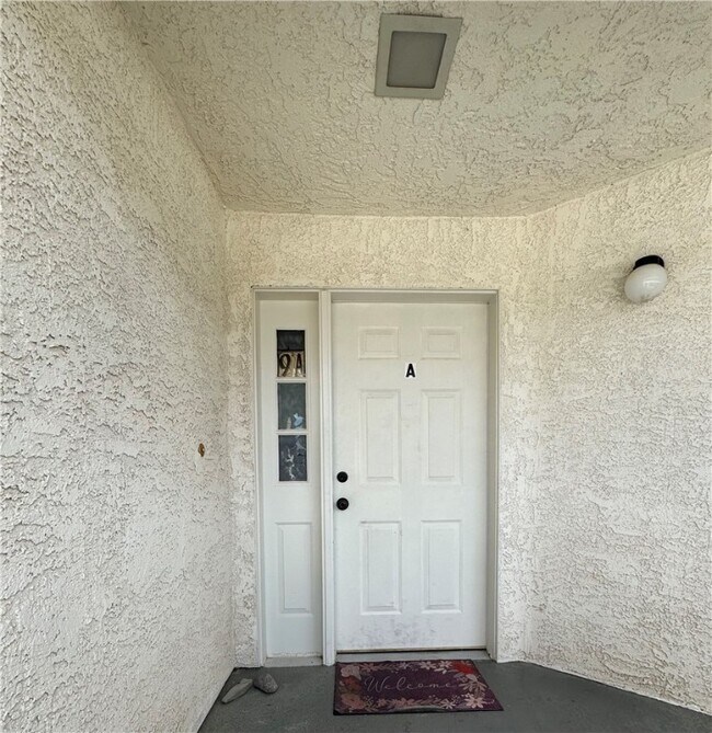 Building Photo - 2022 Merrill Ln