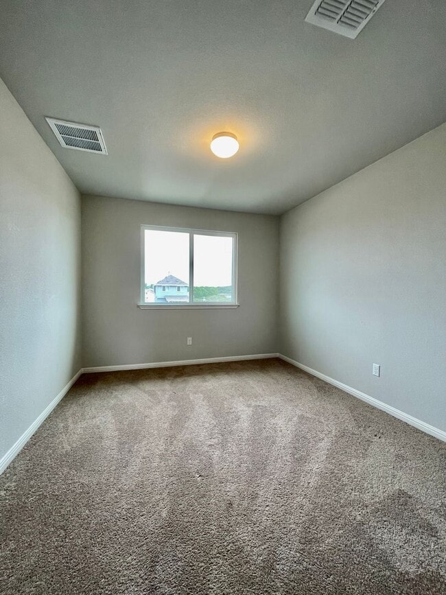 Building Photo - Beautiful Home in a Fantastic Community! Reduced Deposit!