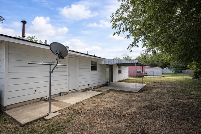 Building Photo - AVAILABLE SOON!