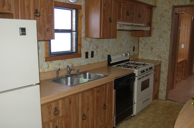 Kitchen - 102 Menominee Trail