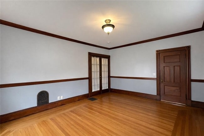 Building Photo - 739 Rock St