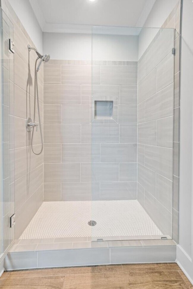 Building Photo - 2 bedroom with bonus space in Cahaba Heights!