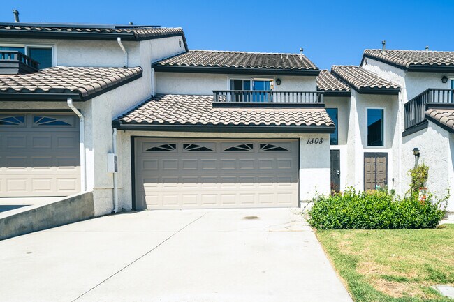 Building Photo - 1808 Cottonwood Ave