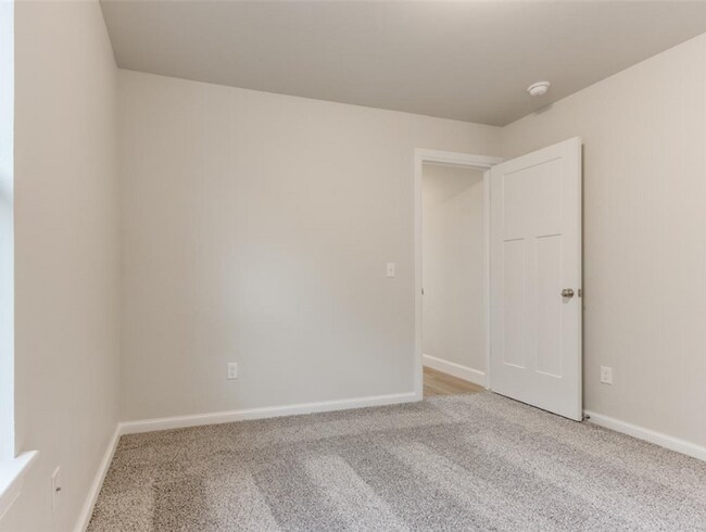 Building Photo - You Could Call This Beautiful 4-Bed, 2-Bat...