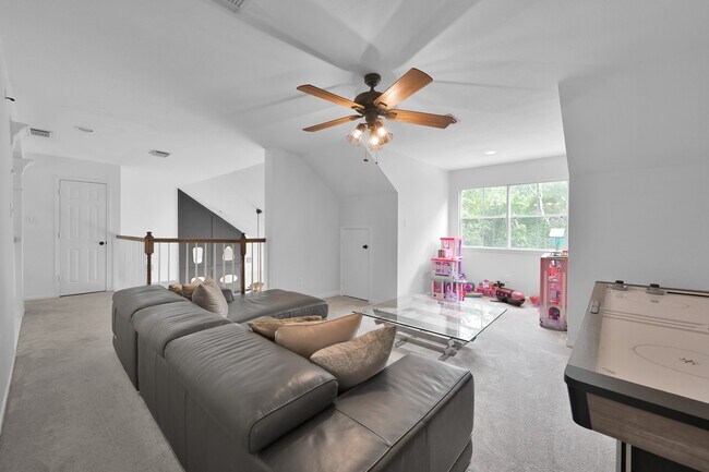 Building Photo - 163 N Concord Forest Cir