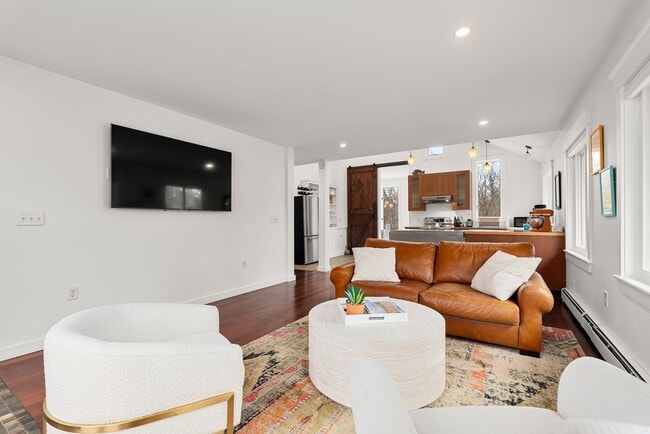 Building Photo - Year-round 3-Bedroom Home in Rockport