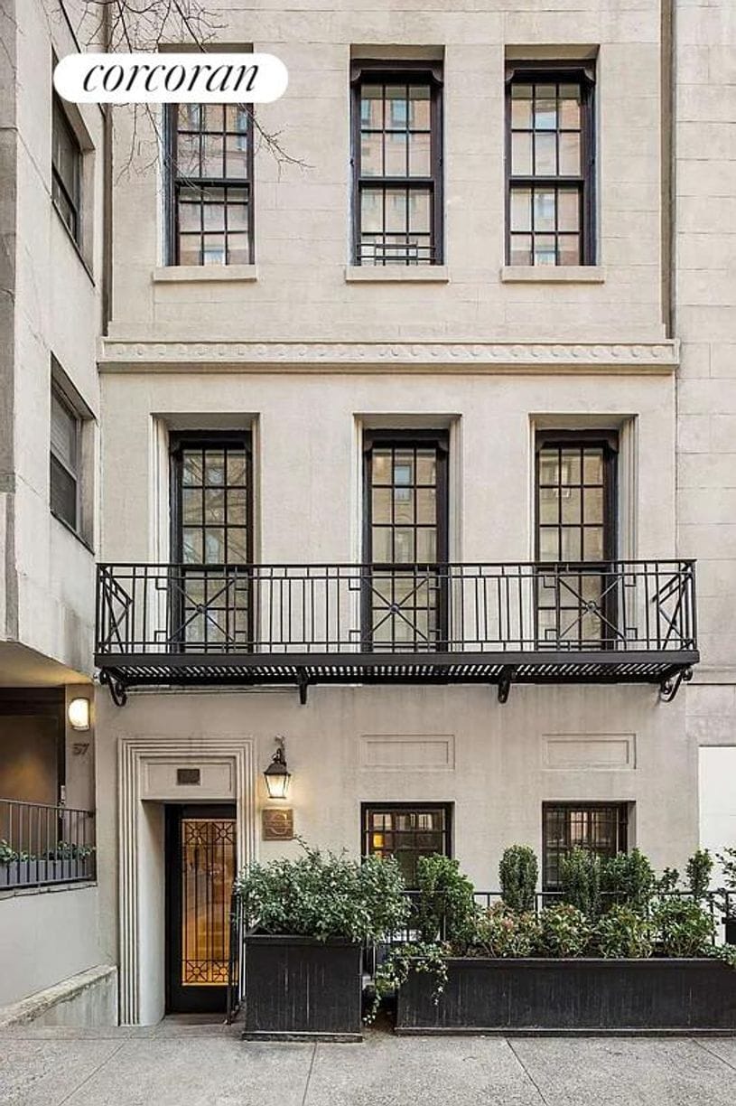 Building Photo - 59 E 75th St