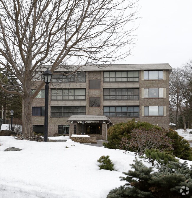 Building Photo - Bona Venture