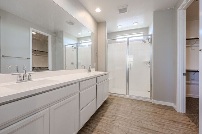 Building Photo - MOVE IN SPECIALS!! Recently Built Home in ...