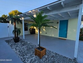 Building Photo - 62 Rivershore Dr