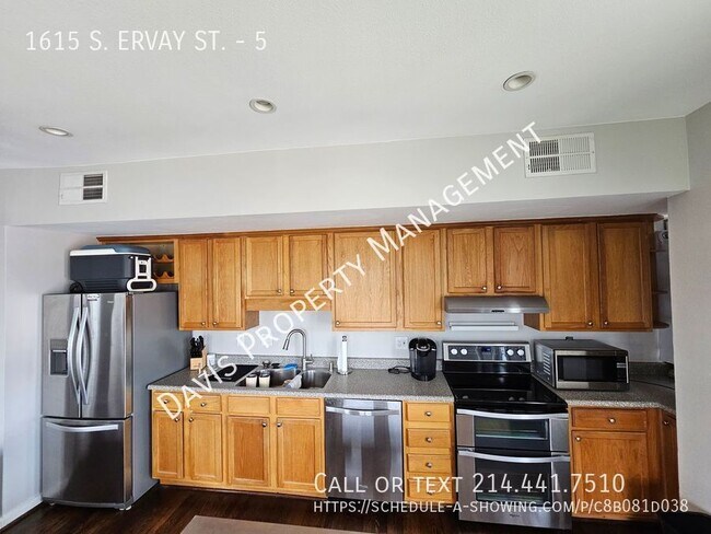 Building Photo - 1615 S Ervay St
