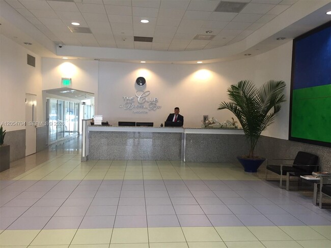 Building Photo - 1200 Brickell Bay Dr