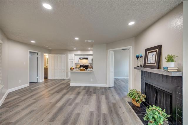 Building Photo - 2304 Balsam Dr