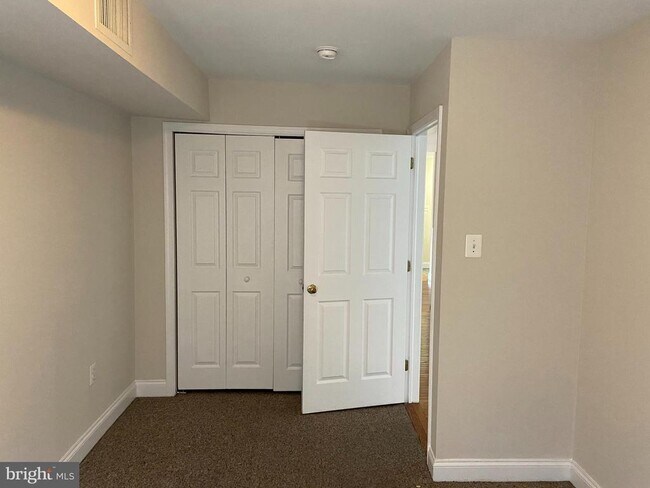 Building Photo - 5954 Henry Ave