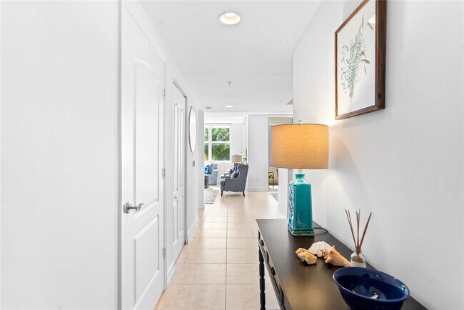 Building Photo - 101 SE 20th Ave