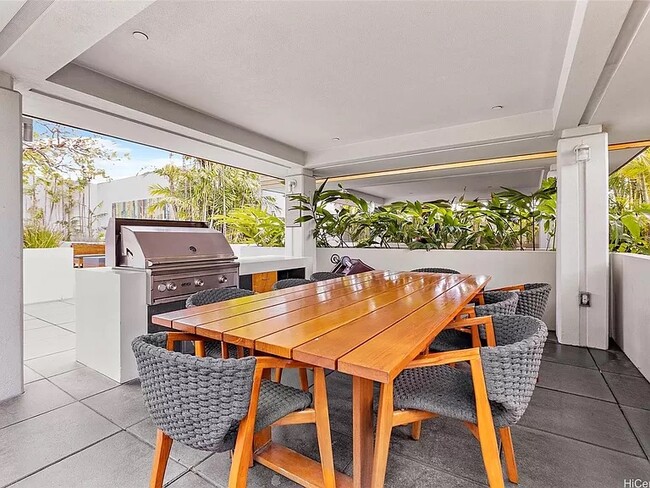 Amenities - BBQ - 600 Ala Moana Blvd