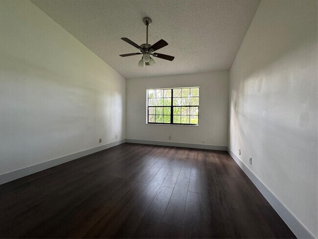 Building Photo - 5161 NW 11th Ln