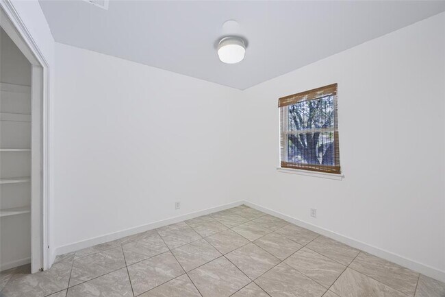 Building Photo - 5710 Breezewood Dr