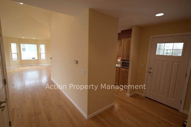 Building Photo - 2+ bed, 2 bath, 3 car garage in Sherwood Village, Sequim