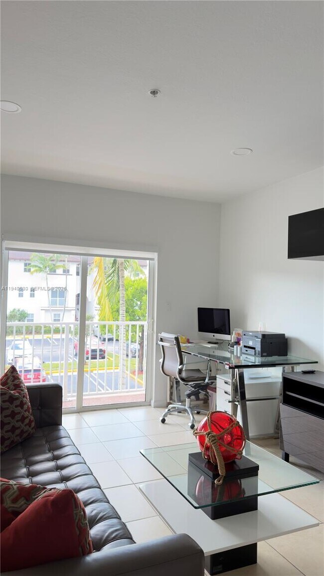 Building Photo - 8800 NW 97th Ave