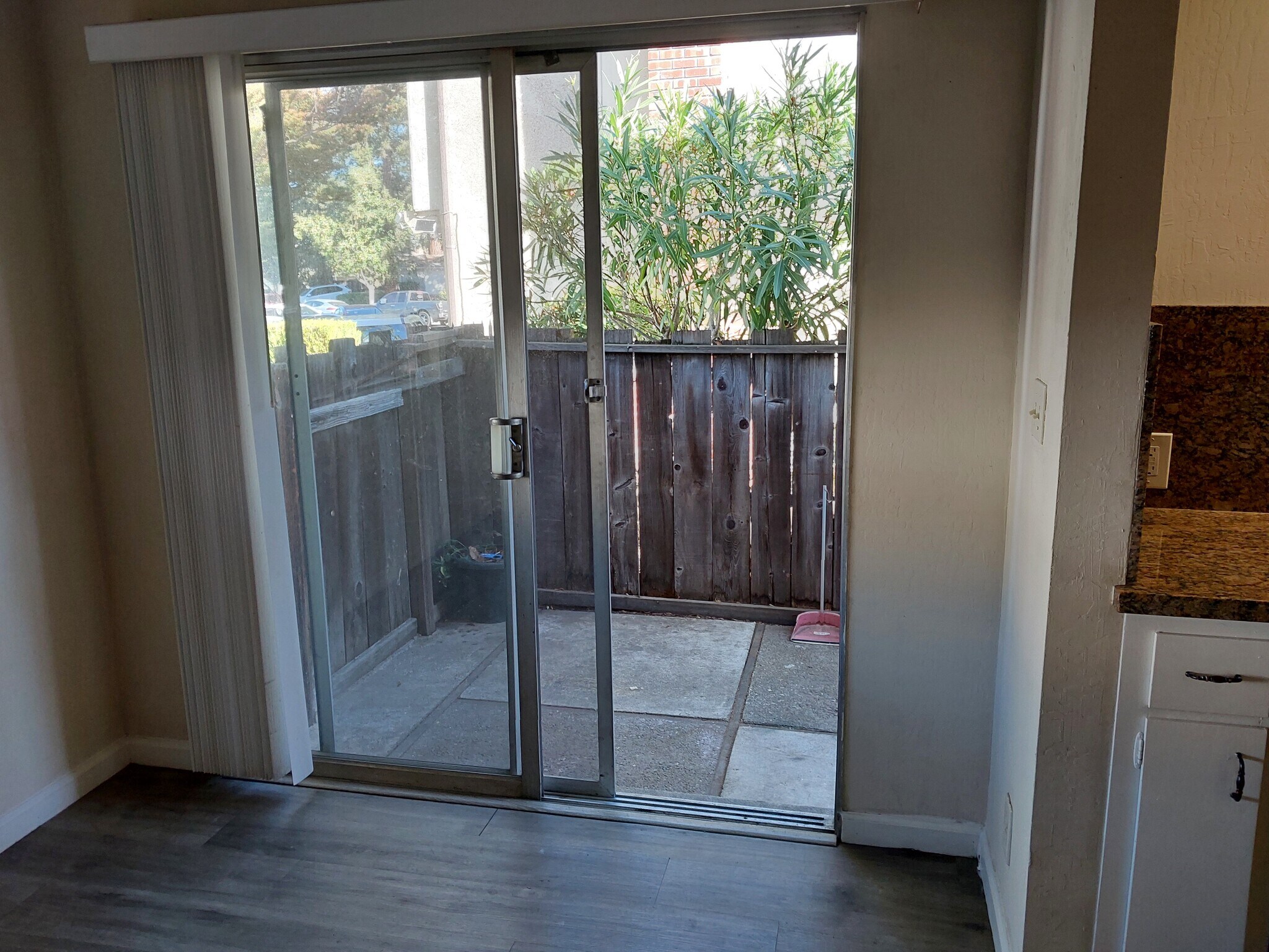 Building Photo - 436 Vasquez Ct