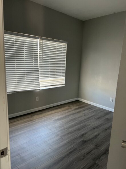 Building Photo - 340 W Highland Ave