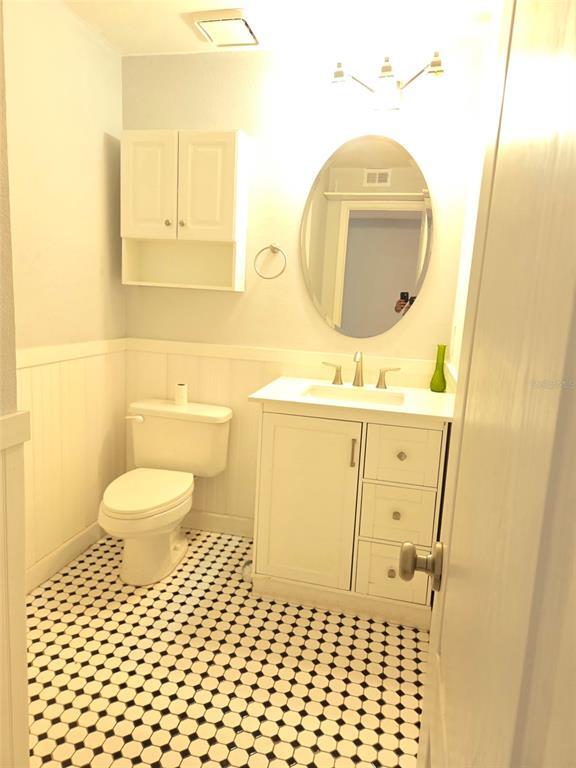 Building Photo - 2035 Dixie Belle Dr