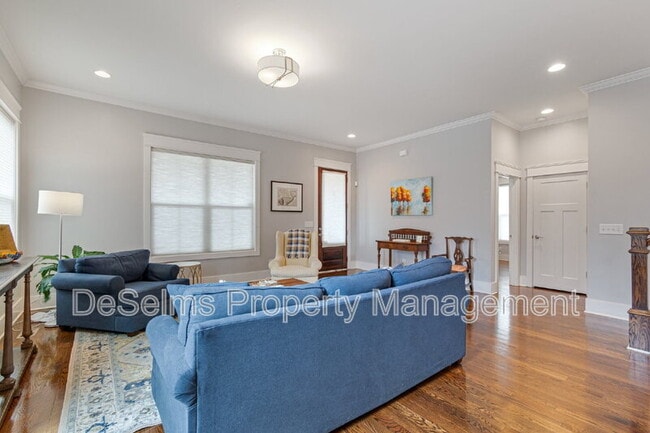 Building Photo - 980 Malquin Dr