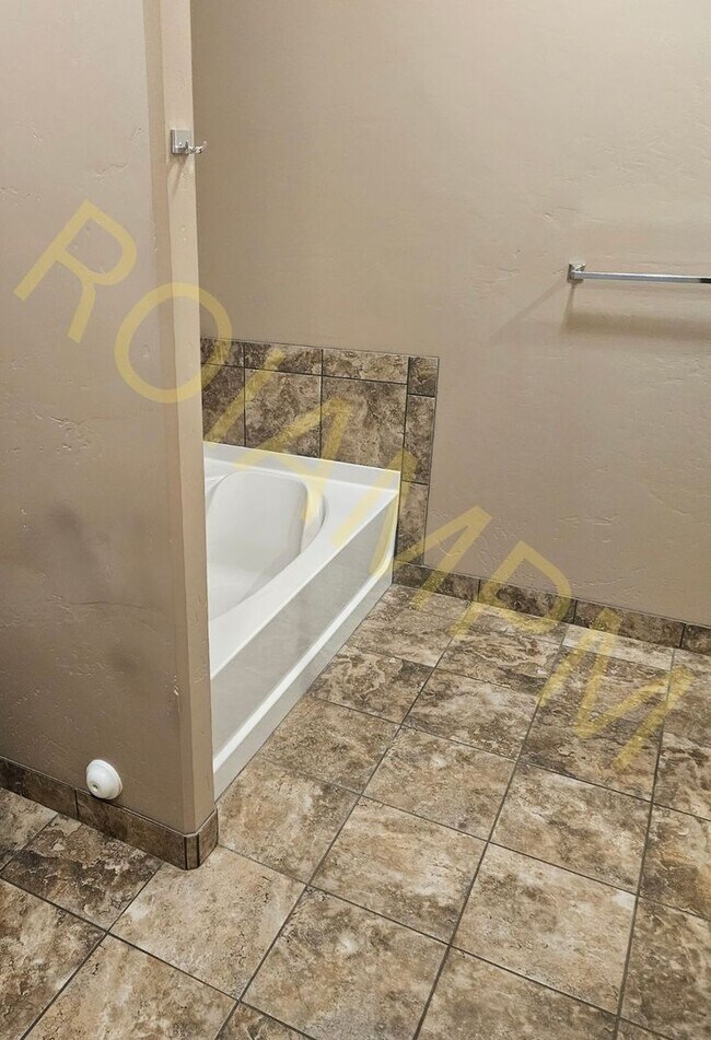 Building Photo - Spacious 3-Bed, 2-Bath Home with Bonus Room – Heyburn, ID