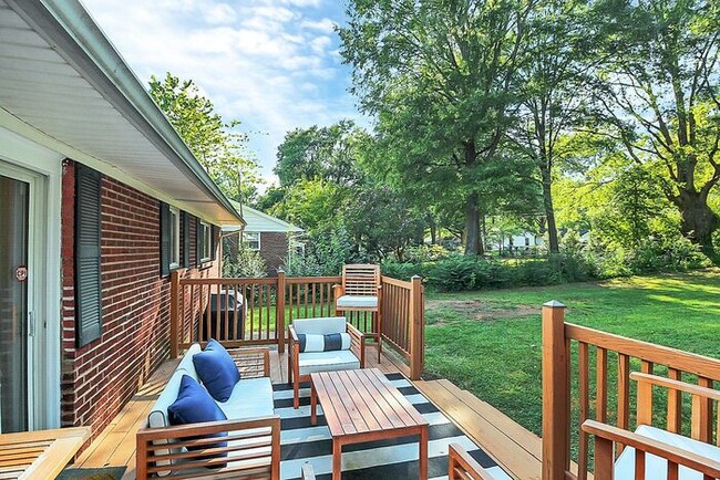 Building Photo - Charming 3BD/2BA Ranch in Selwyn Park!