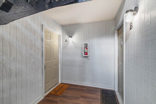 Building Photo - 107 Ravenwood Dr