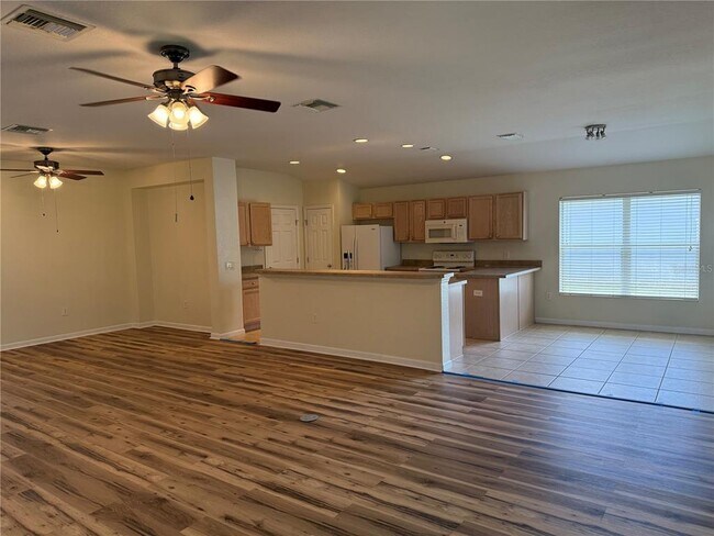 Building Photo - 4304 SW 54th Ct