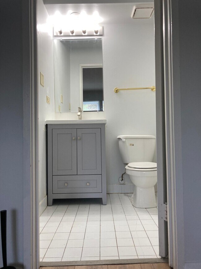 Building Photo - 929 Buccaneer Dr