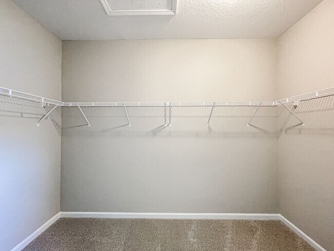 Building Photo - Silverleaf 4/3 w water view!!