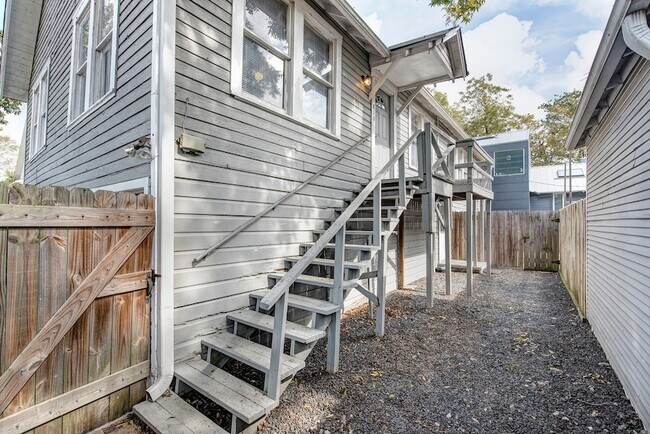 Building Photo - 1135 Woodland St