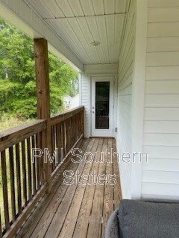 Building Photo - 401 Albus Dr