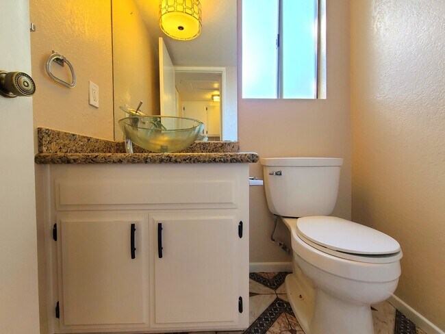 Building Photo - Beautiful 2-Story South Redlands Home with 3 Bedrooms and a Family Room!