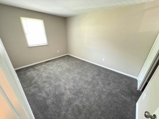 Building Photo - 9242 Woodcreek Ct