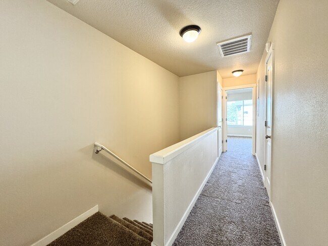 Building Photo - 10438 SW Akilean Terrace