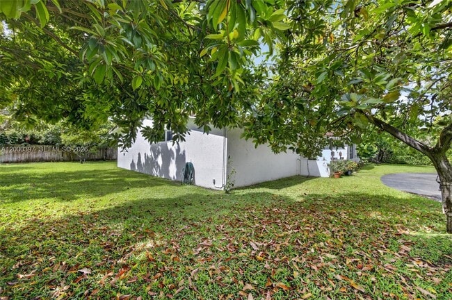 Building Photo - 7690 SW 128th St