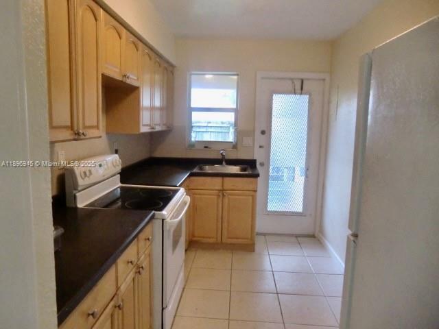 Building Photo - 2724 NE 32nd St