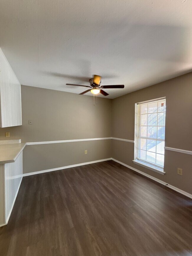 Building Photo - 1 BED 1 BATH CONDO AVAILABLE!